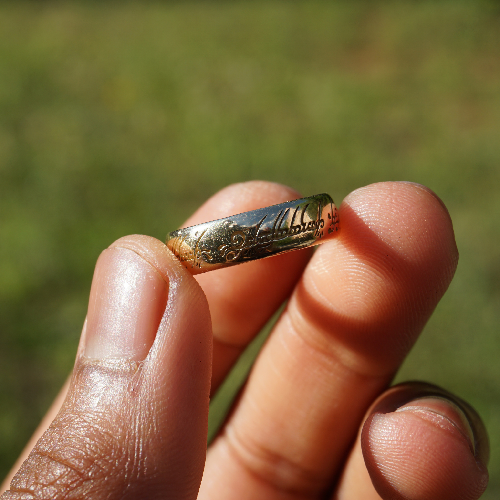 Solid gold lord 2025 of the rings ring